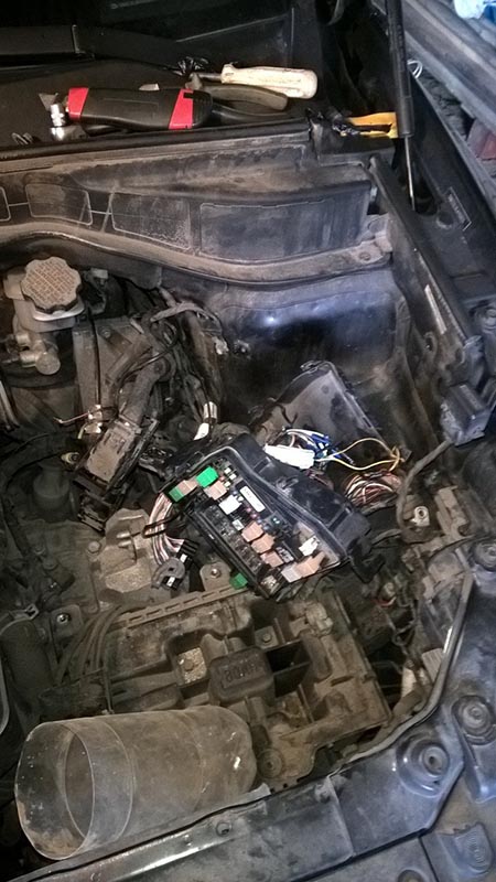 Пошук прихованого блокування двигуна Santa FE 2018